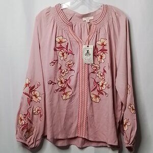 NWT EASEL LOS ANGELES FLORAL EMBROIDERY DUSTY ROSE BLOUSE SIZE S